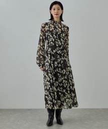 ROPE'（ロペ）の「フラワープリントタックワンピース/イージーケア（ワンピース）」