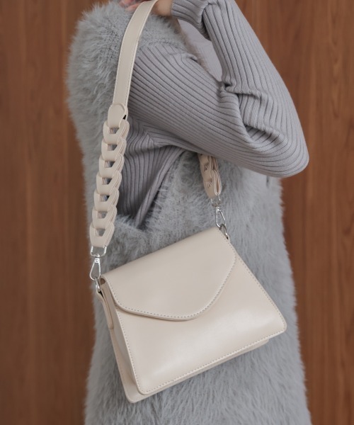 Bou Jeloud(ブージュルード)の「合皮ミニショルダー(ショルダーバッグ・レディース・アイボリー/ブラック・ONESIZE)」の9枚目の写真