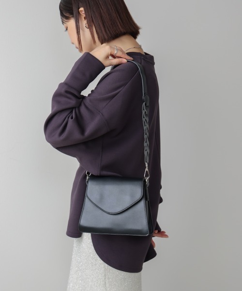 Bou Jeloud(ブージュルード)の「合皮ミニショルダー(ショルダーバッグ・レディース・アイボリー/ブラック・ONESIZE)」の15枚目の写真