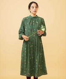 Estrella ハイネックフラワー刺繍ワンピース