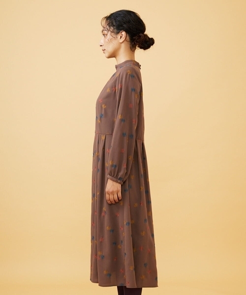 Jocomomola（ホコモモラ）の「Estrella ハイネックフラワー刺繍ワンピース（ワンピース・レディース・オレンジ系その他/グリーン・40/42）」の3枚目の写真