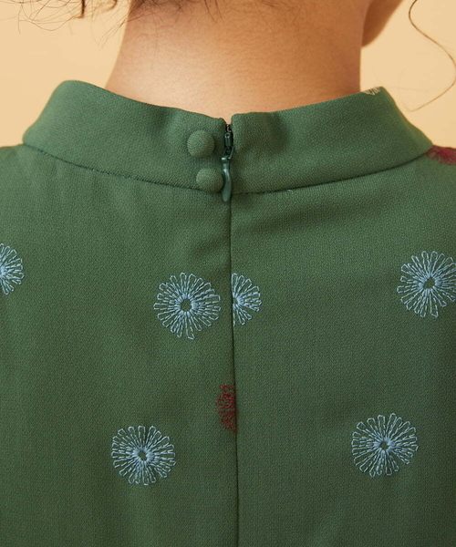 Jocomomola（ホコモモラ）の「Estrella ハイネックフラワー刺繍ワンピース（ワンピース・レディース・オレンジ系その他/グリーン・40/42）」の14枚目の写真
