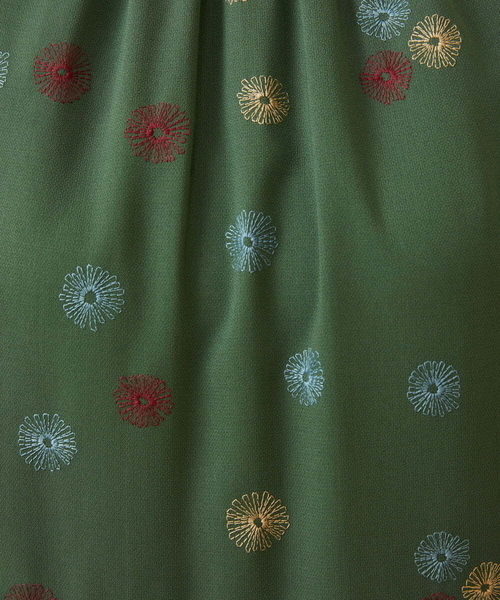 Jocomomola（ホコモモラ）の「Estrella ハイネックフラワー刺繍ワンピース（ワンピース・レディース・オレンジ系その他/グリーン・40/42）」の15枚目の写真