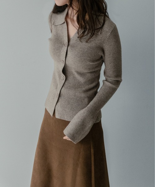 on:nue（オンニュ）の「【on:nue】[新色追加/ 着用動画あり！/選べる7色展開] キーネック フレアスリーブポロニット（ニット/セーター・レディース・グレー/アイボリー/ブラック/ブラウン/グリーン/ベージュ/イエロー・FREE）」の18枚目の写真