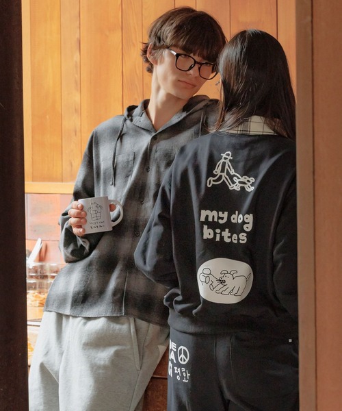 ALAND（エーランド）の「【UNISEX】 ALAND×INAPSQUARE／スウェットプルオーバー（ウラケ）（Tシャツ/カットソー・レディース・グレー/ブラック/ネイビー・LARGE/SMALL）」の5枚目の写真