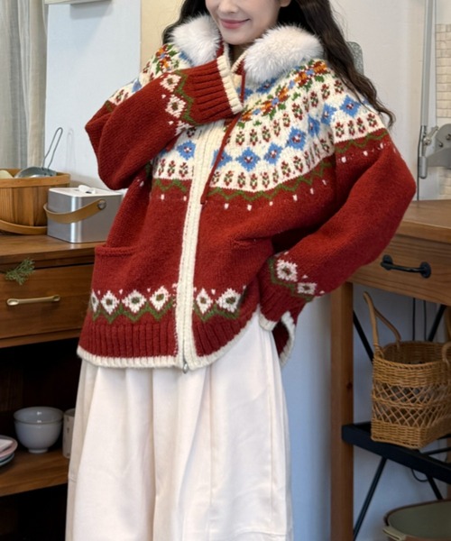 Sibra（シブラ）の「クリスマス お正月コーデに 着脱可能ファーフード ノルディック柄ジップカーデ（カーディガン/ボレロ・レディース・レッド/ホワイト・M）」の15枚目の写真