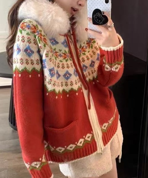 Sibra（シブラ）の「クリスマス お正月コーデに 着脱可能ファーフード ノルディック柄ジップカーデ（カーディガン/ボレロ・レディース・レッド/ホワイト・M）」の19枚目の写真