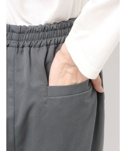 Ungrid（アングリッド）の「タックデザインラフパンツ（その他パンツ・レディース・ベージュ/チャコールグレー・SMALL/MEDIUM）」の8枚目の写真