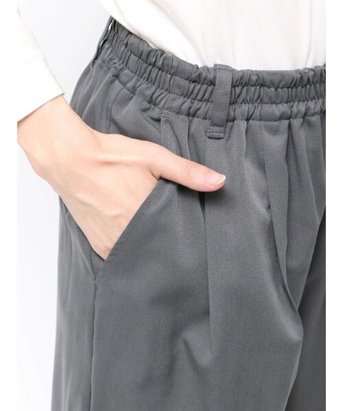 Ungrid（アングリッド）の「タックデザインラフパンツ（その他パンツ・レディース・ベージュ/チャコールグレー・SMALL/MEDIUM）」の9枚目の写真
