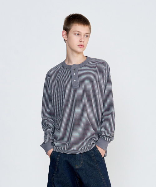 JUAN HOMME(ジュアンオム)の「ストライプヘンリーネックロングスリーブ(グレー)(Tシャツ/カットソー・メンズ・その他・SMALL/MEDIUM/LARGE)」の1枚目の写真