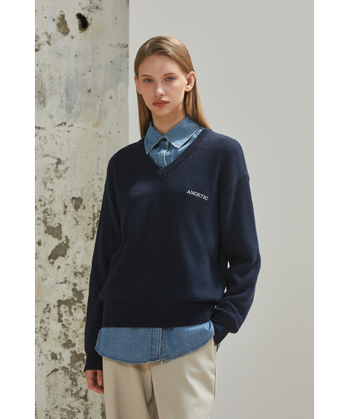 ANOETIC(アノエティック)の「CLASSIC V-NECK KNIT_NAVY(ニット/セーター・レディース・ネイビー・FREE)」の3枚目の写真