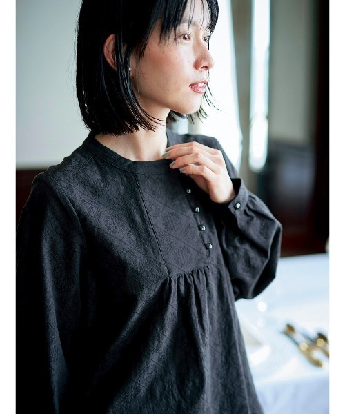 Sunny clouds（サニークラウズ）の「サニークラウズ　ジャカード模様の魔女トップス〈レディース〉（その他トップス・レディース・ブラック・L/M/MP/3L/LL）」の8枚目の写真