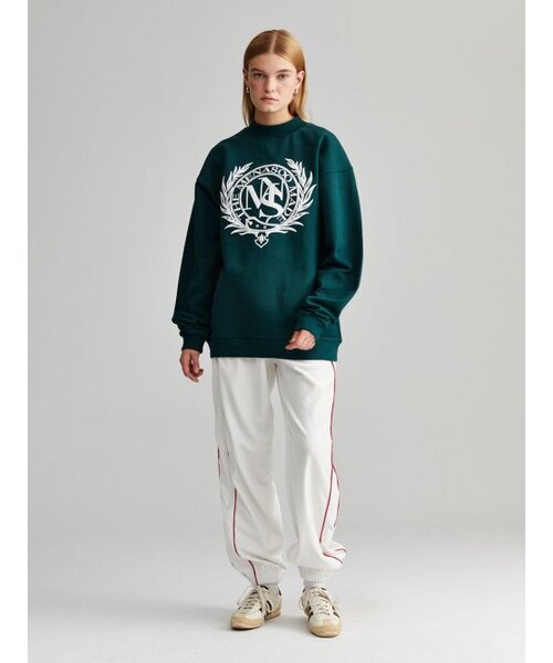MENASOO(ミナス)の「UNISEX HERITAGE EMBLEM MOCK-NECK SWEATSHIRT GREEN(スウェット・レディース・その他・FREE)」の3枚目の写真