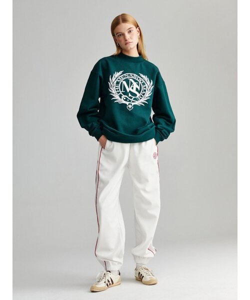 MENASOO(ミナス)の「UNISEX HERITAGE EMBLEM MOCK-NECK SWEATSHIRT GREEN(スウェット・レディース・その他・FREE)」の4枚目の写真
