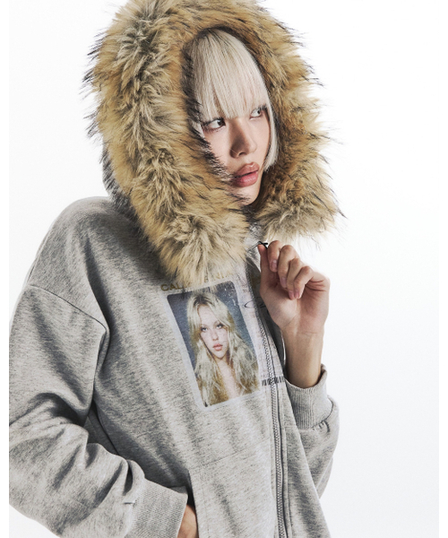 KAIYA(カイヤ)の「id card fur hooded zip up-cream(パーカー・レディース・その他・FREE)」の2枚目の写真