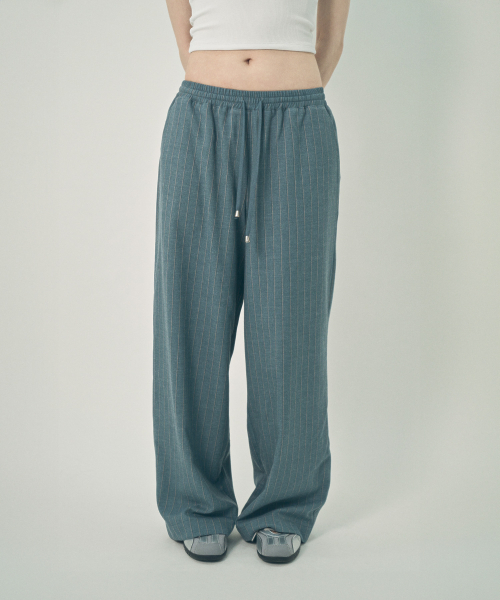 MIHEV(ミヘブ)の「カジュアルストライプワイドスラックスブルー(スラックス・レディース・その他・MEDIUM/LARGE)」の5枚目の写真