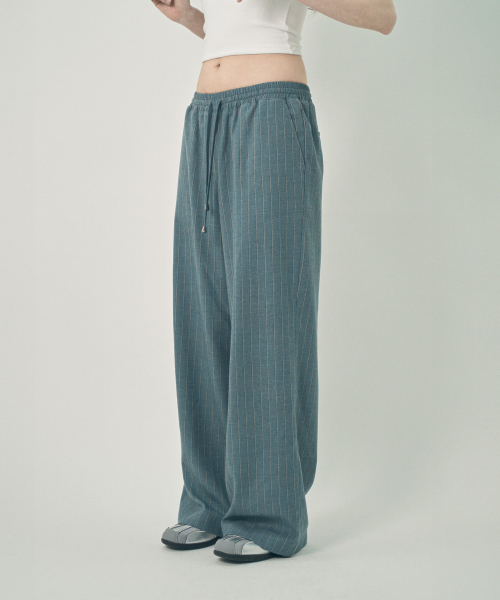 MIHEV(ミヘブ)の「カジュアルストライプワイドスラックスブルー(スラックス・レディース・その他・MEDIUM/LARGE)」の6枚目の写真