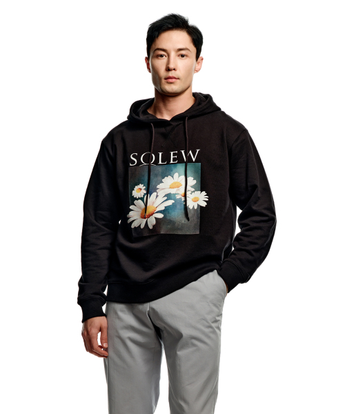 SOLEW(ソル)の「フラワーグラフィックフードパーカー_ブラック(パーカー・メンズ・その他・SMALL/MEDIUM/LARGE/X-LARGE/X-SMALL)」の2枚目の写真