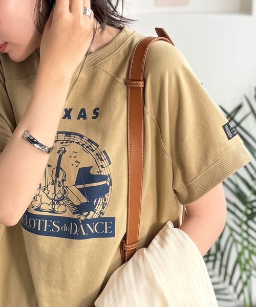 Java(ジャバ)の「《JaVa ジャバコラボ》目を奪う、こなれ感。古着デザイン風ミュージックプリントTシャツ(半袖)(Tシャツ/カットソー・レディース・ホワイト/ベージュ/オートミール/ブラック・LARGE/MEDIUM/SMALL/X-LARGE)」の3枚目の写真