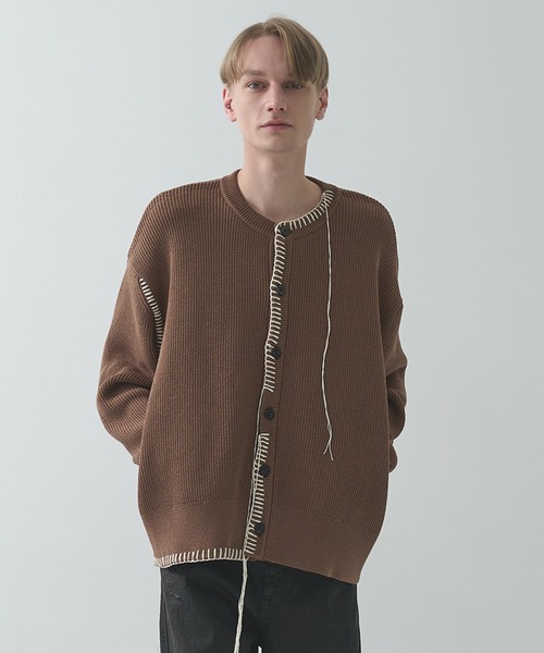 OUAT(オーユーエーティー)の「【OUAT】別注OFFICE CREW CARDIGAN(カーディガン/ボレロ・メンズ・ベージュ/ブラック・2/3)」の1枚目の写真