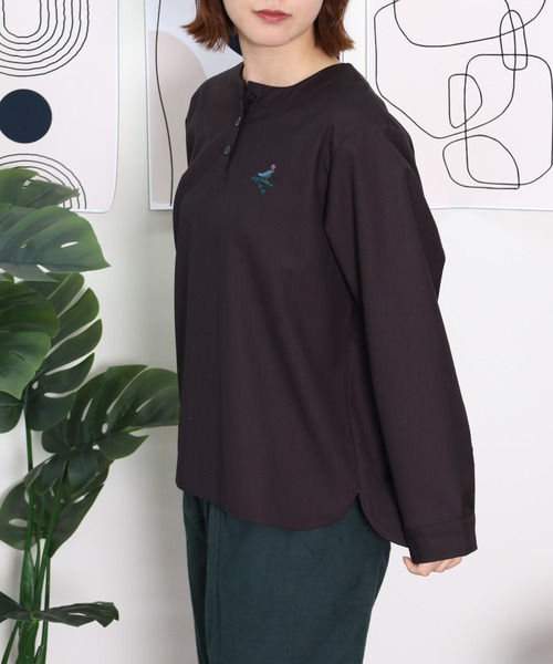 Emago(イマゴ)の「EMAGO トリ刺繍ブラウス(シャツ/ブラウス・レディース・ブラック/アイボリー/マスタード・FREE)」の15枚目の写真