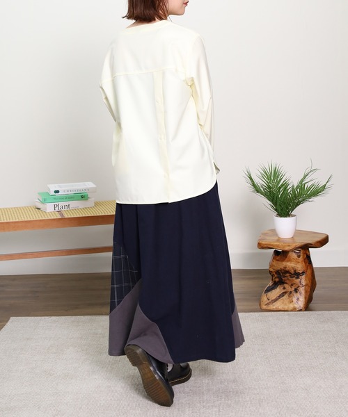 Emago(イマゴ)の「EMAGO トリ刺繍ブラウス(シャツ/ブラウス・レディース・ブラック/アイボリー/マスタード・FREE)」の12枚目の写真