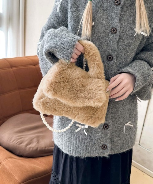 Miniministore（ミニミニストア）の「ファーショルダーバッグ パールチェーン鞄（ショルダーバッグ・レディース・ブラック/モカ/ベージュ/ホワイト・FREE）」の4枚目の写真