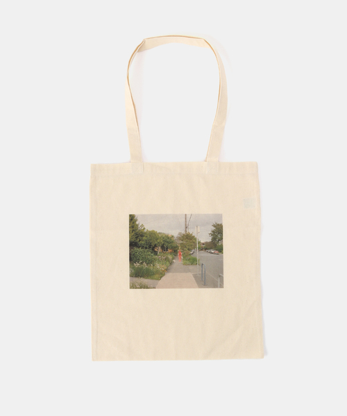 IENA（イエナ）の「IENA×Shimazaki Masahiro Photo Bag バッグ（トートバッグ・レディース・ホワイト×ホワイト/ライトホワイト/ホワイト系その他/ホワイト・FREE）」の2枚目の写真