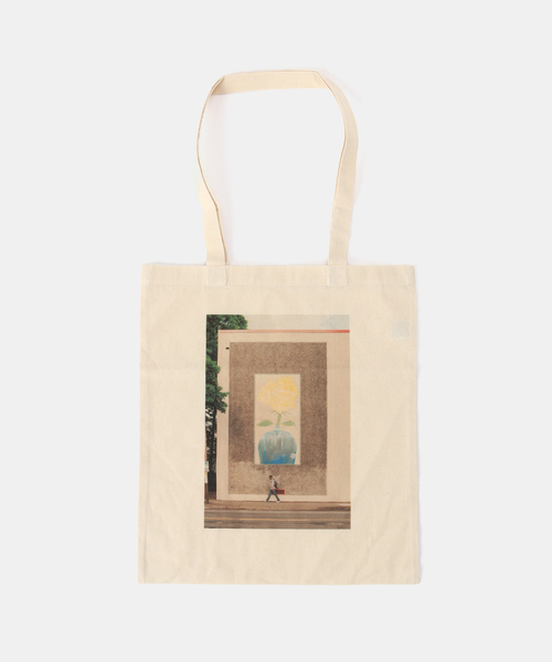 IENA（イエナ）の「IENA×Shimazaki Masahiro Photo Bag バッグ（トートバッグ・レディース・ホワイト×ホワイト/ライトホワイト/ホワイト系その他/ホワイト・FREE）」の3枚目の写真
