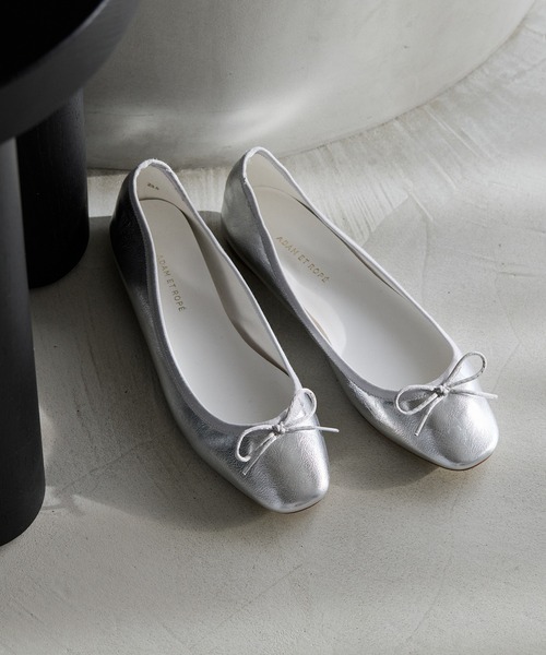ADAM ET ROPE'(アダムエロペ)の「メタリックバレエシューズ(バレエシューズ・レディース・シルバー/その他1/ブラック・24/23.5/23/24.5)」の1枚目の写真
