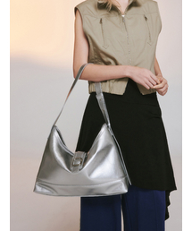SEMICODE（セミコード）の「veil bag - crinkle silver（メッセンジャーバッグ）」