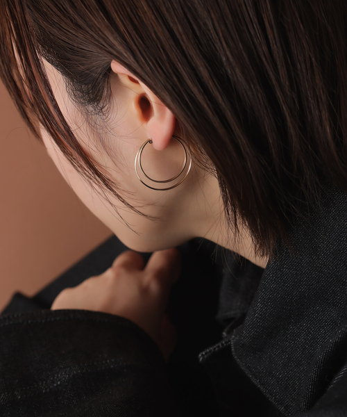 Lilas（リラ）の「30mm2ラインフープピアス K10（両耳）（ピアス（両耳用）・レディース・ゴールド・FREE）」の9枚目の写真