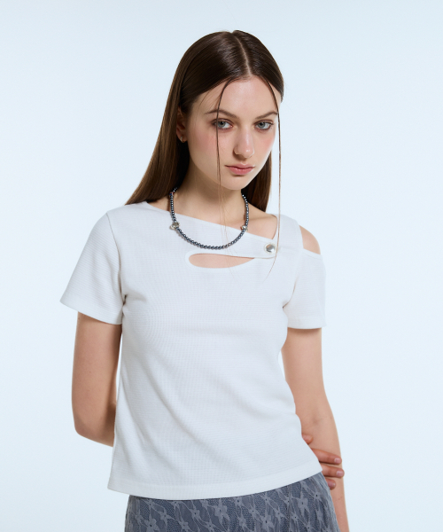 LARTIGENT（ラーティゼン）の「L11 ONE SHOULDER TOP(WHITE)（Tシャツ/カットソー・レディース・その他・FREE）」の2枚目の写真