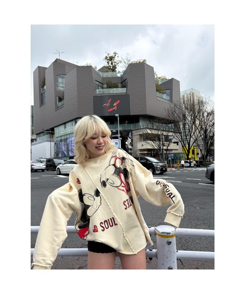 Desigual（デシグアル）の「ミッキー&ミニー ハート スウェットシャツ ディズニー（スウェット・レディース・ブラック・M/L/XL/S/XS）」の22枚目の写真