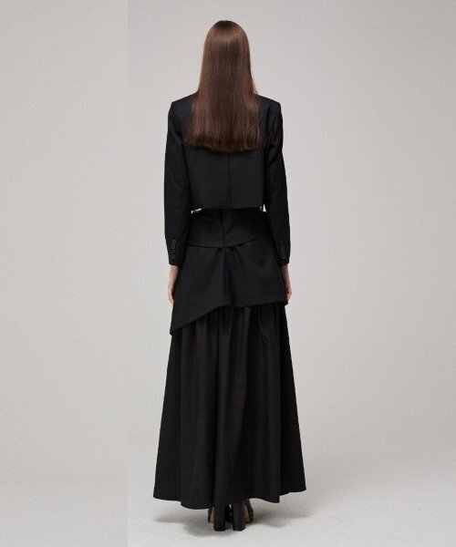 MMAM(ムアム)の「Double cropped blazer(テーラードジャケット・レディース・ブラック・FREE)」の4枚目の写真