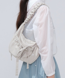クローバーハートシャーリングミディアムナイロンホーボーバッグ Beige