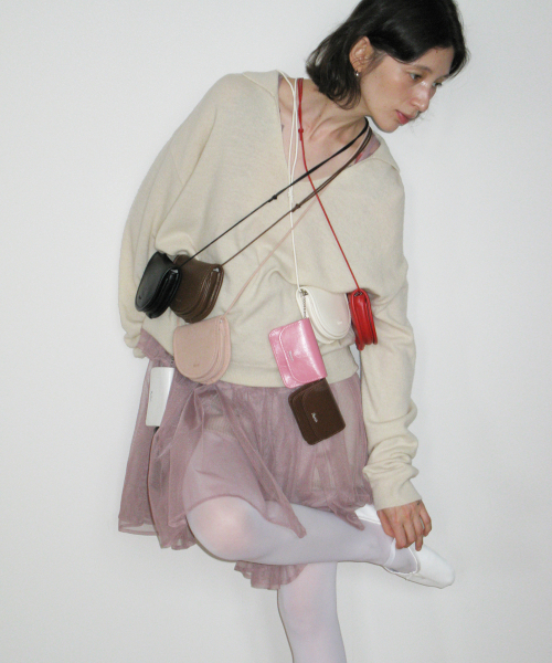 SINOON(シヌーン)の「Round Coin Bag (Deep Brown)(メッセンジャーバッグ・レディース・ダークブラウン・FREE)」の5枚目の写真