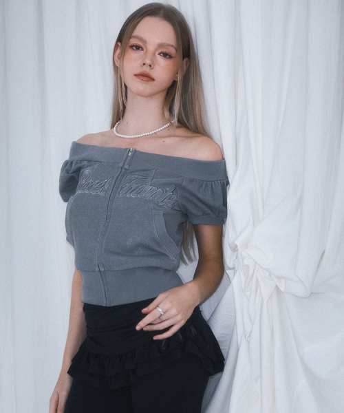 ROSEFRANTZ（ロゼフランツ）の「Pigment Off Shoulder Zip-up [Charcoal]（その他アウター・レディース・その他・ONE SIZE）」の3枚目の写真
