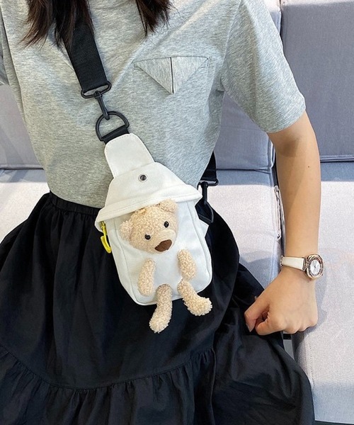 SHOUYO(ショウヨウ)の「テディベアショルダーバッグ(ショルダーバッグ・レディース・グリーン/ホワイト/イエロー/ブラック・M)」の15枚目の写真