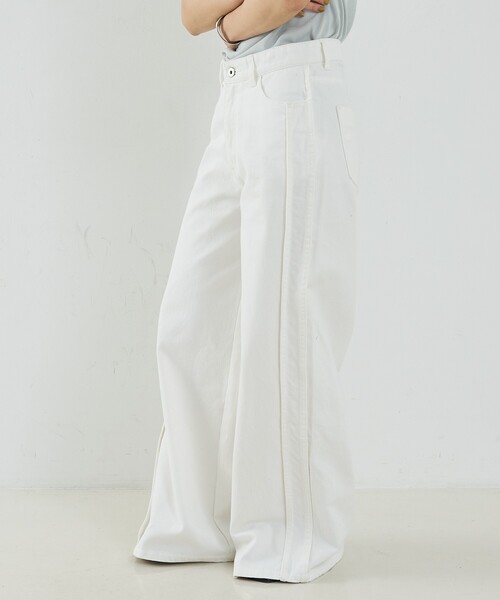 NOMINE(ノミネ)の「サイドライン ワイド デニムパンツ(デニムパンツ・レディース・ブルー/チャコールグレー/ホワイト・S/M)」の2枚目の写真