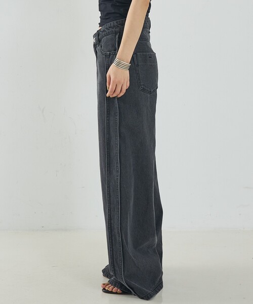 NOMINE(ノミネ)の「サイドライン ワイド デニムパンツ(デニムパンツ・レディース・ブルー/チャコールグレー/ホワイト・S/M)」の13枚目の写真