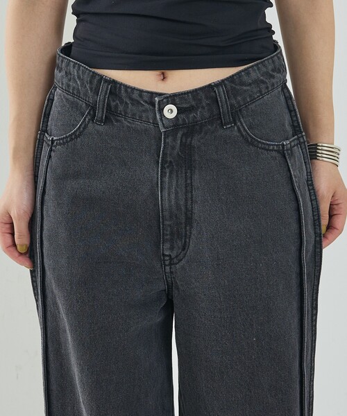 NOMINE(ノミネ)の「サイドライン ワイド デニムパンツ(デニムパンツ・レディース・ブルー/チャコールグレー/ホワイト・S/M)」の11枚目の写真