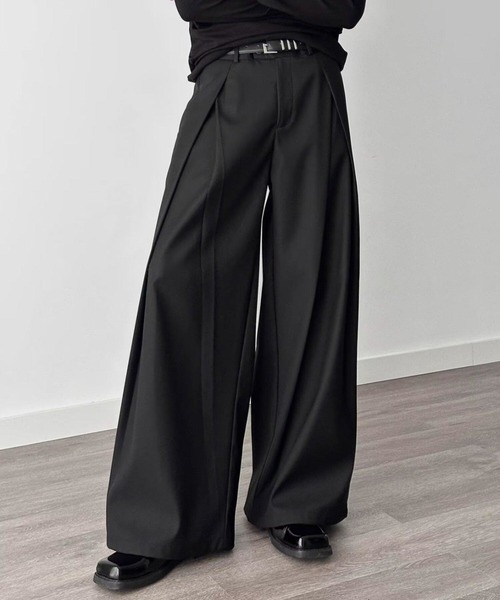 B.R.U(ブル)の「プリーツワイドレッグスラックス(スラックス・メンズ・ブラック/グレー・LARGE/MEDIUM)」の3枚目の写真