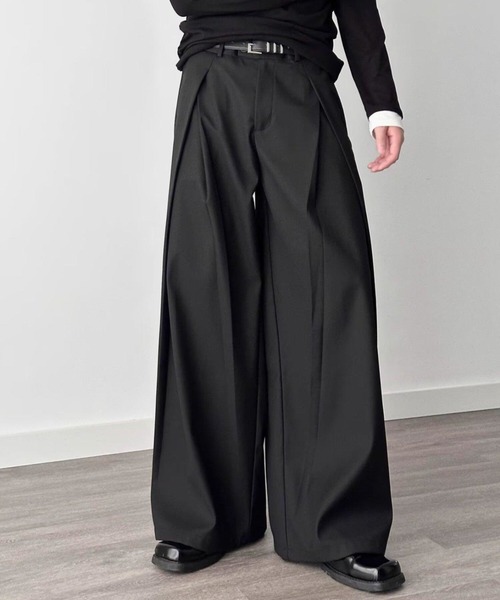 B.R.U(ブル)の「プリーツワイドレッグスラックス(スラックス・メンズ・ブラック/グレー・LARGE/MEDIUM)」の4枚目の写真