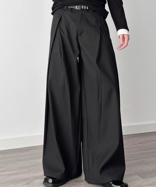 B.R.U(ブル)の「プリーツワイドレッグスラックス(スラックス・メンズ・ブラック/グレー・LARGE/MEDIUM)」の9枚目の写真