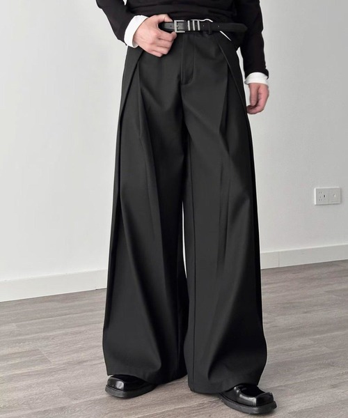 B.R.U(ブル)の「プリーツワイドレッグスラックス(スラックス・メンズ・ブラック/グレー・LARGE/MEDIUM)」の6枚目の写真