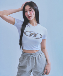 W CAMO B LOGO SEMI CROP T-SHIRTS [WHITE]