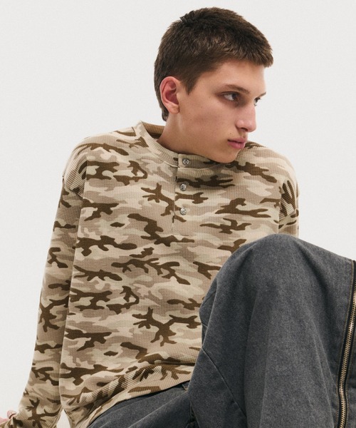 セール】HENLEY CAMO WAFFLE LONG-SLEEVE TEE / カモ総柄ヘンリー