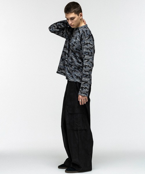 ILL'S（イルズ）の「HENLEY CAMO WAFFLE LONG-SLEEVE TEE / カモ総柄ヘンリーネックサーマルロンT ワッフル ミリタリー メンズ レディース ユニセックス（Tシャツ/カットソー・メンズ・カーキ/チャコールグレー/ベージュ・M/L）」の10枚目の写真