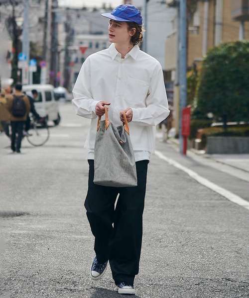 MAISON CLUB（メゾンクラブ）の「【MAISON CLUB】Cropped Compact Shirt / クロップド丈コンパクトシャツ（シャツ/ブラウス・メンズ・ブラック/サックスブルー/ホワイト・M/L）」の4枚目の写真